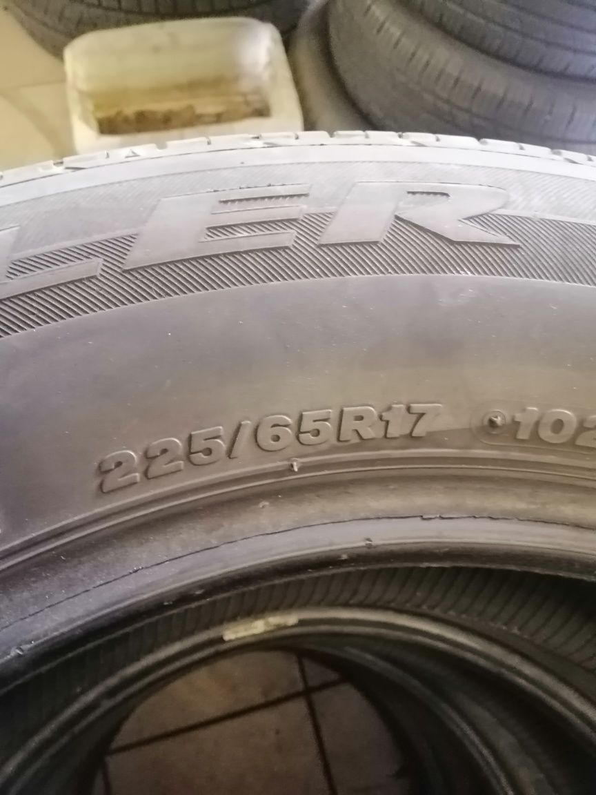 Bridgestone 225/65r17