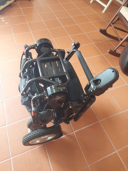 Cadeira elétrica dobrável