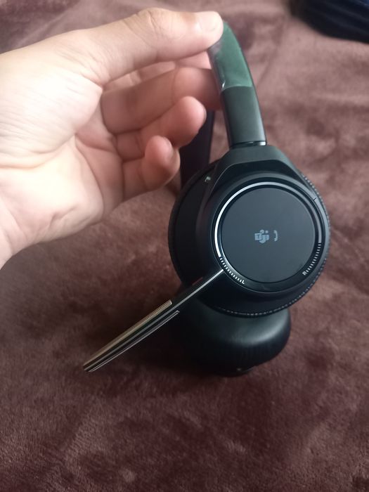 Auscultadores Plantronics Voyager Focus UC