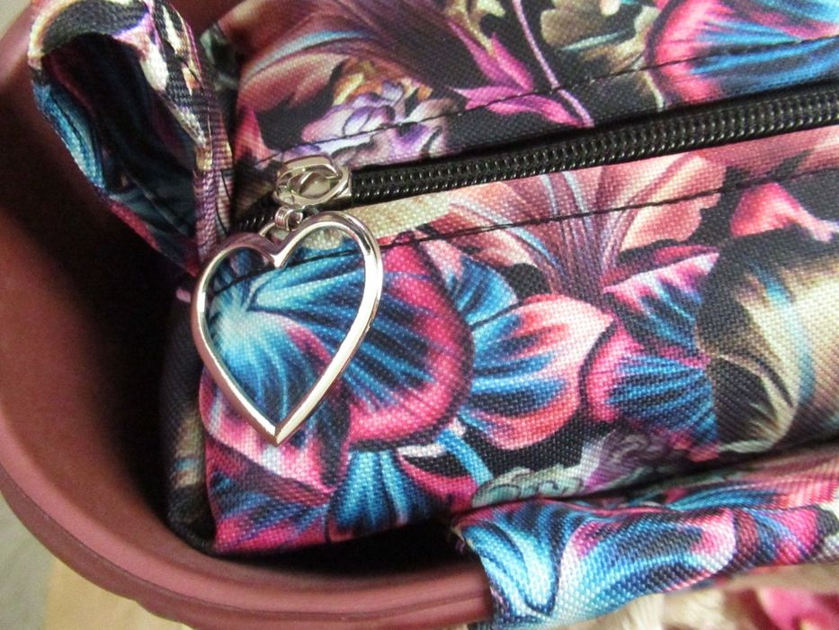 24h Organizer  Obag Mini +kieszeń zewnętrzna sztywna góra Suwak serce