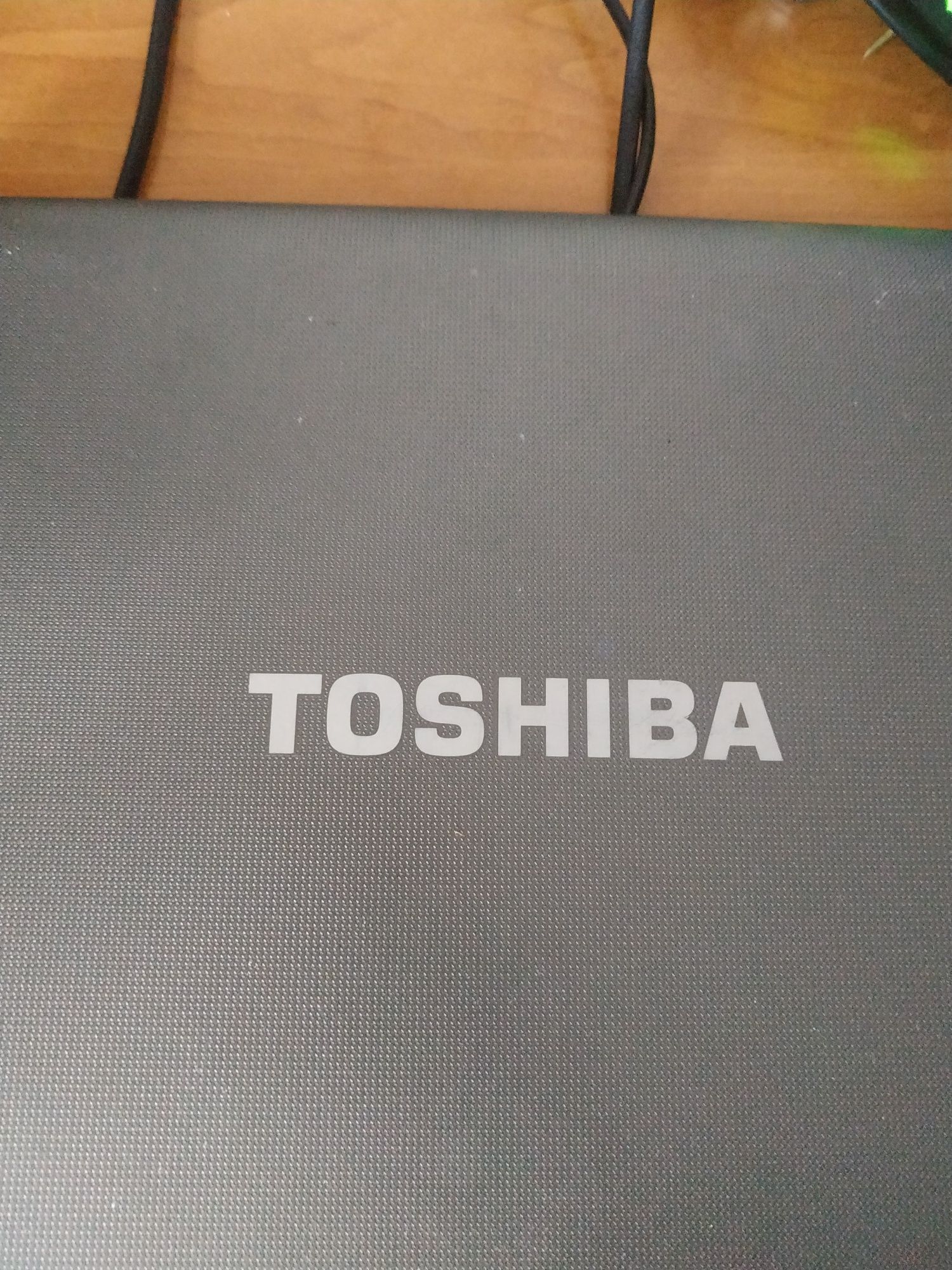 Ноутбук Toshiba c660