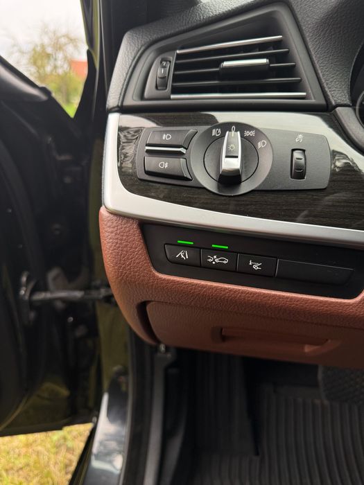 BMW F10 530d • 2010 • 245 KM • Automat • Bogata wersja wyposażenia