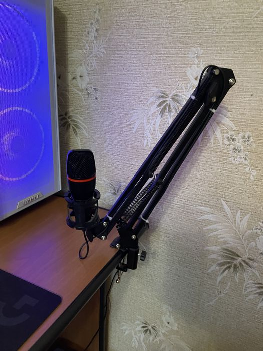 Ігровий стрім-мікрофон мікрофон на стійці-понографі