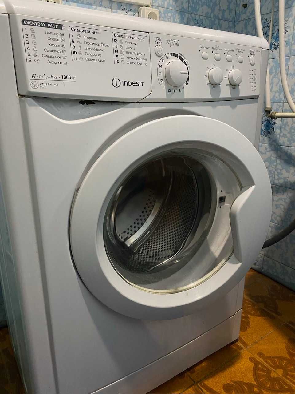 Продам стиральную машину INDESIT. Отличное состояние.