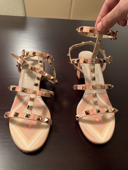 Sandálias de salto Valentino