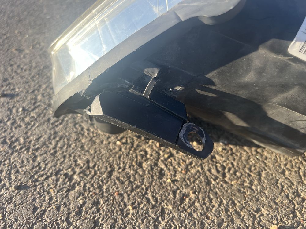 Lampa przednia Opel Corsa D lift