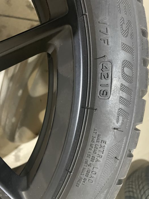 Opony zimowe 225x40r18 bridgestone  blizzak LM 001