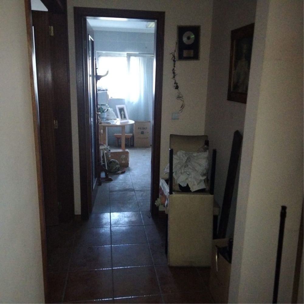 T2 C/ Garagem (pouco tempo de uso) p/ PARTICULARES-S/Med. Imobiliária