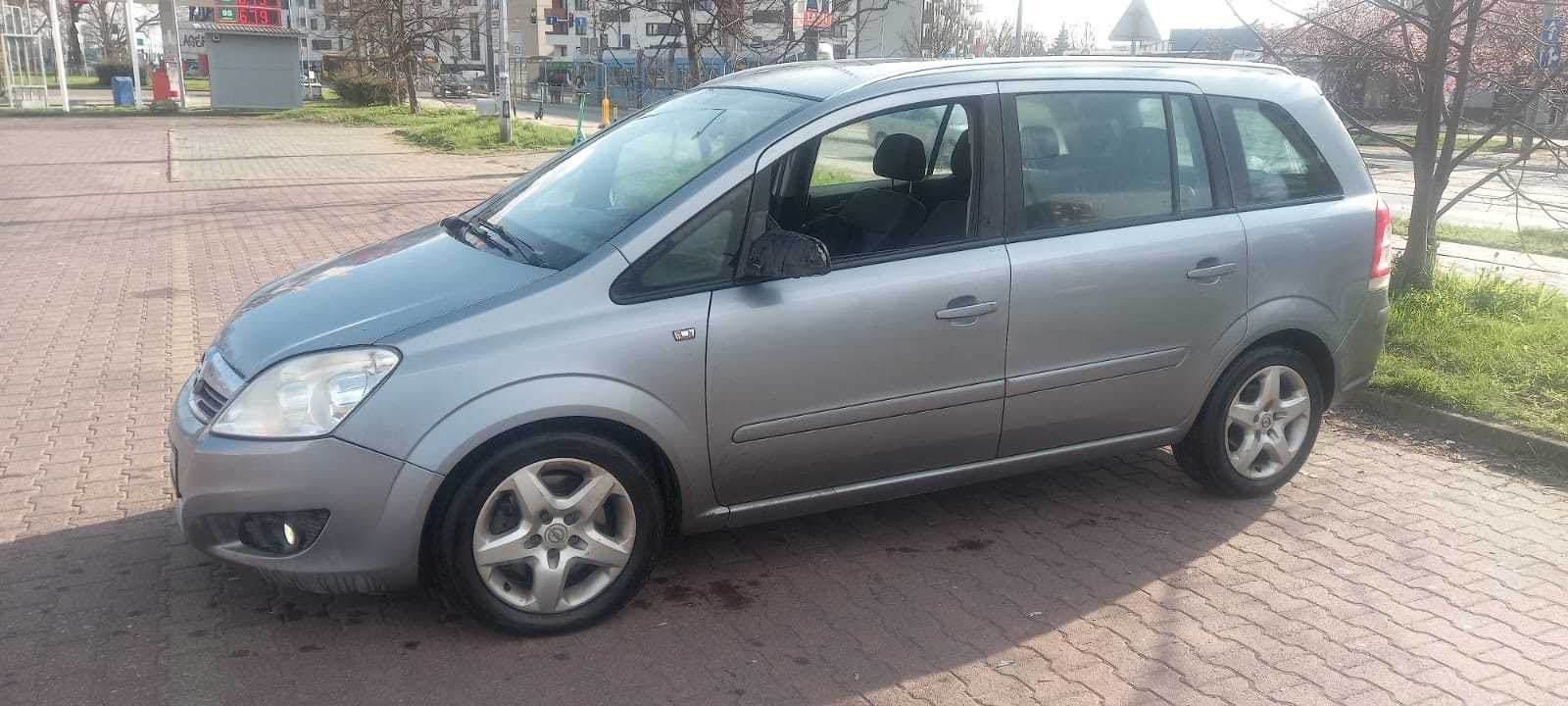 Opel Zafira 2008 rok 1.7 diesel 7 osób