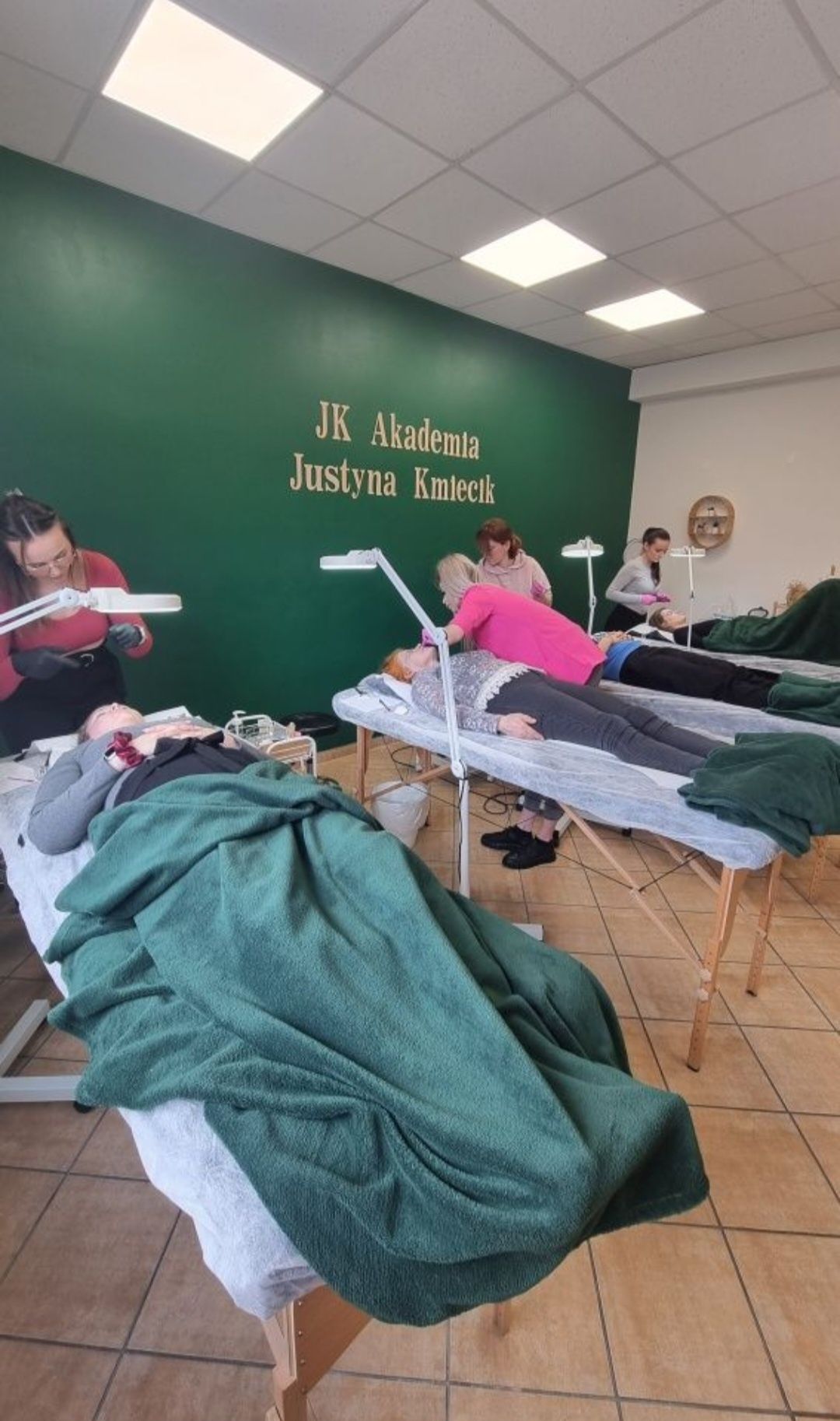 Kurs przedłużanie i lifting rzęs, laminacja i henna pudrowa brwi