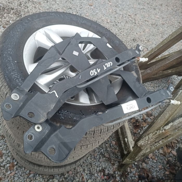 Окуляри L Мітсубісі Кольт 04-09