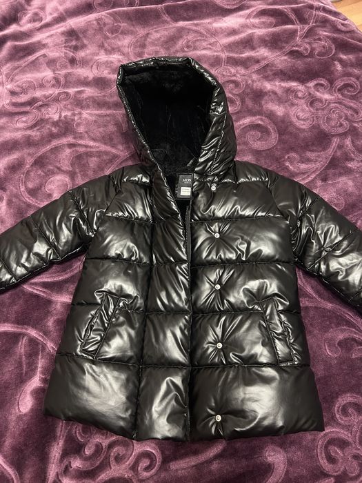 Куртка зимова на дівчинку6-7 років