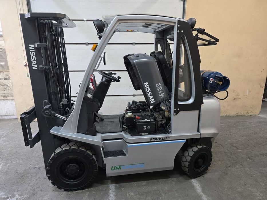 Навантажувач вилковий, газовий 2.5 тонн Nissan-Unicarriers U1D2A25LH