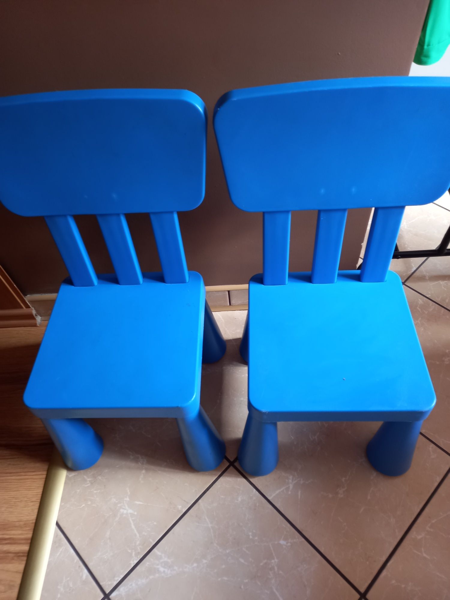 2 krzesła z ikeą mammut