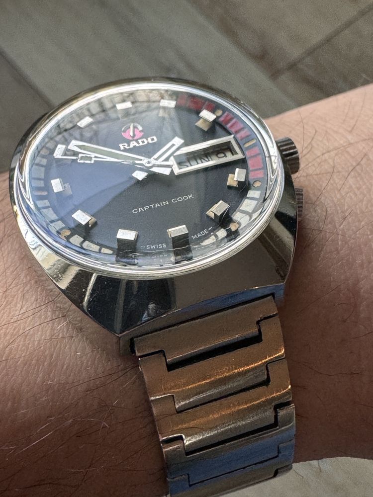 Rado Captain Cook na bransolecie