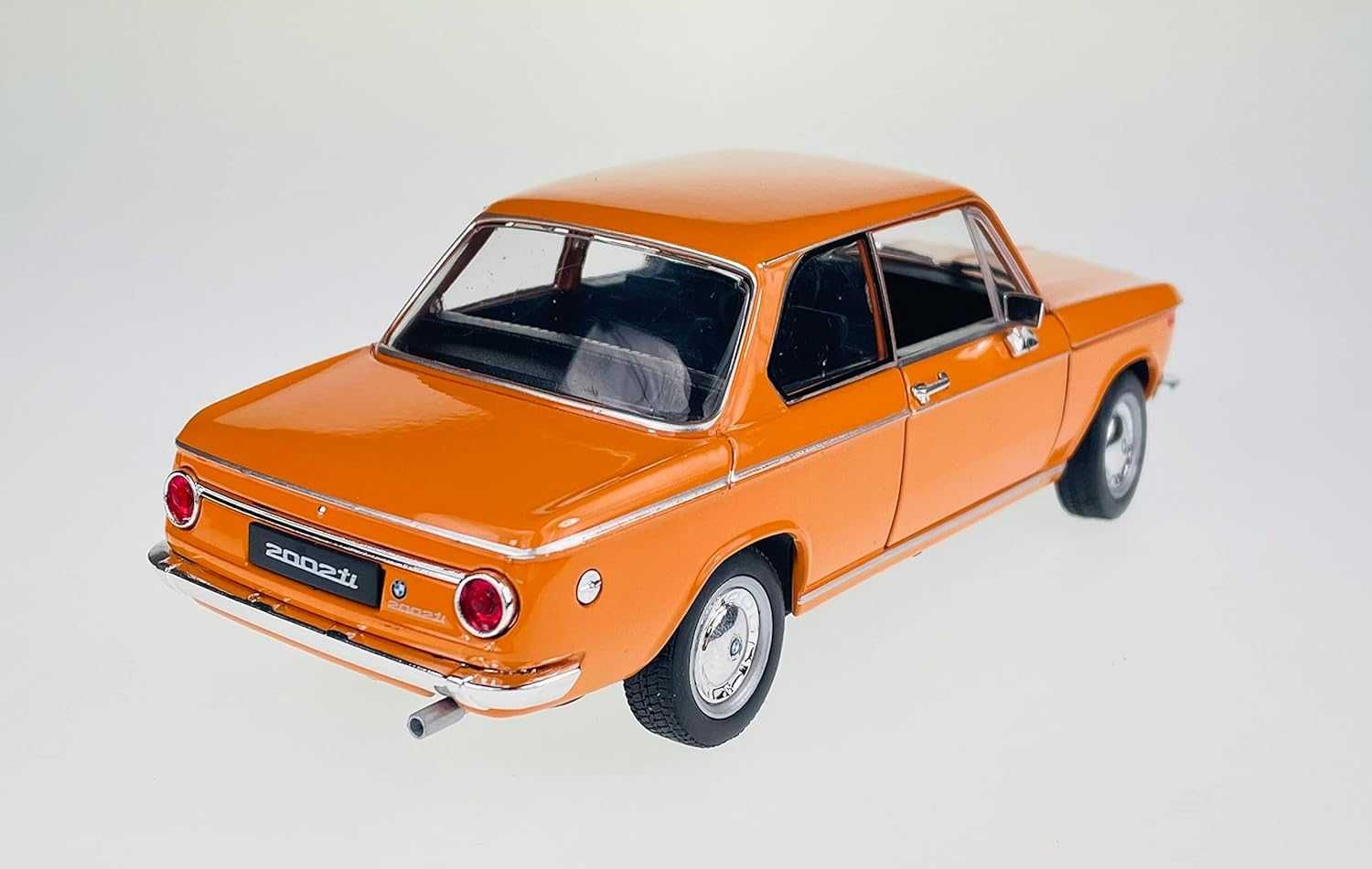 WELLY 1/24  BMW 2002 TI
