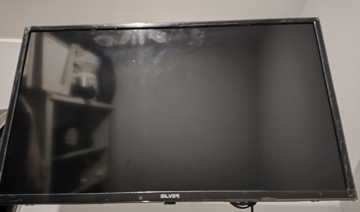 TV 32" com suporte (não e Smart)