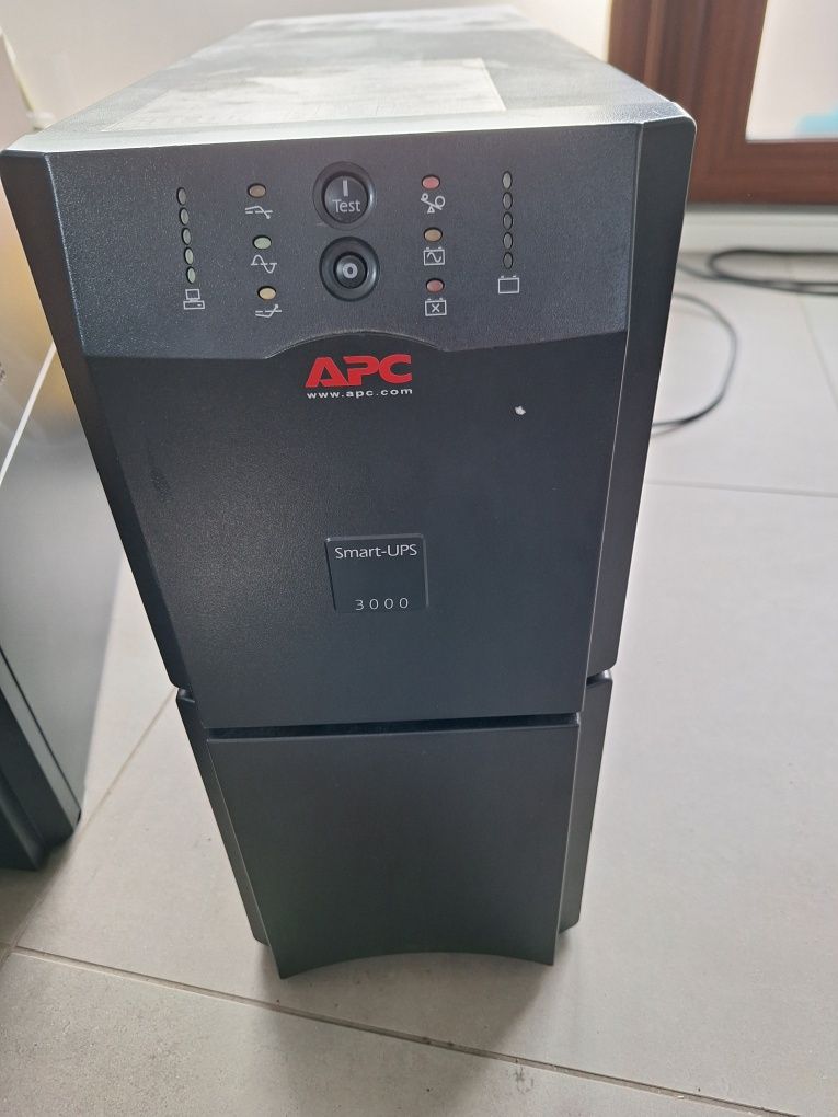 APC Smart-UPS 3000