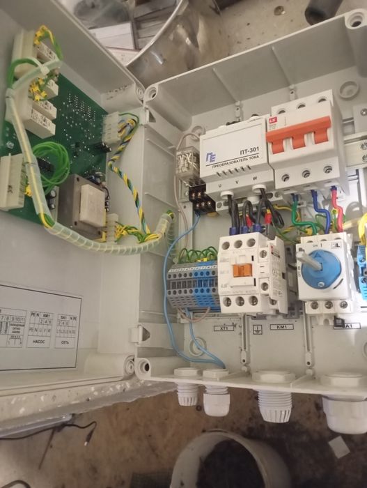 Блок керування насоса скважин