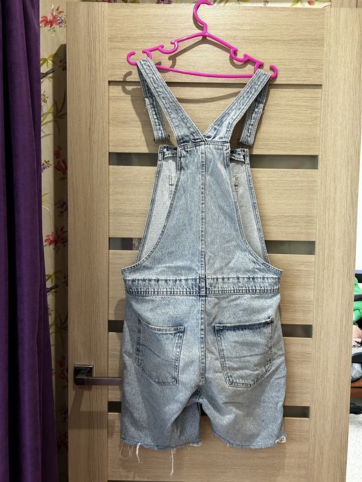 Джинсовий комбінезон Bershka