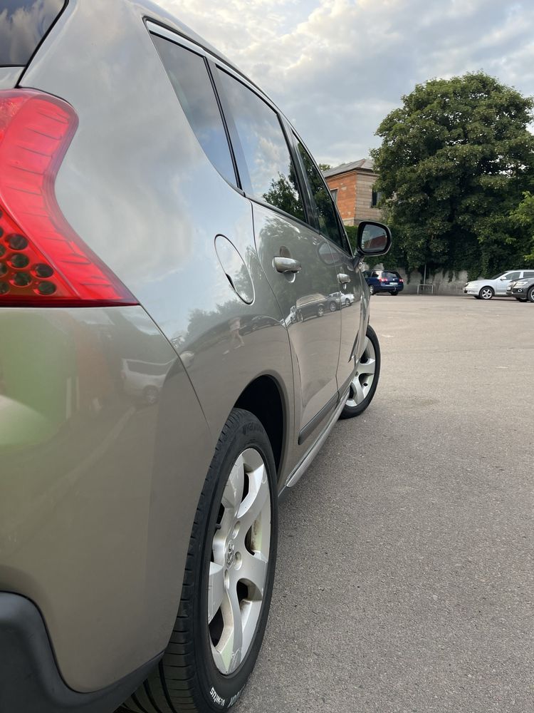 Peugeot 3008 1.6 дизель