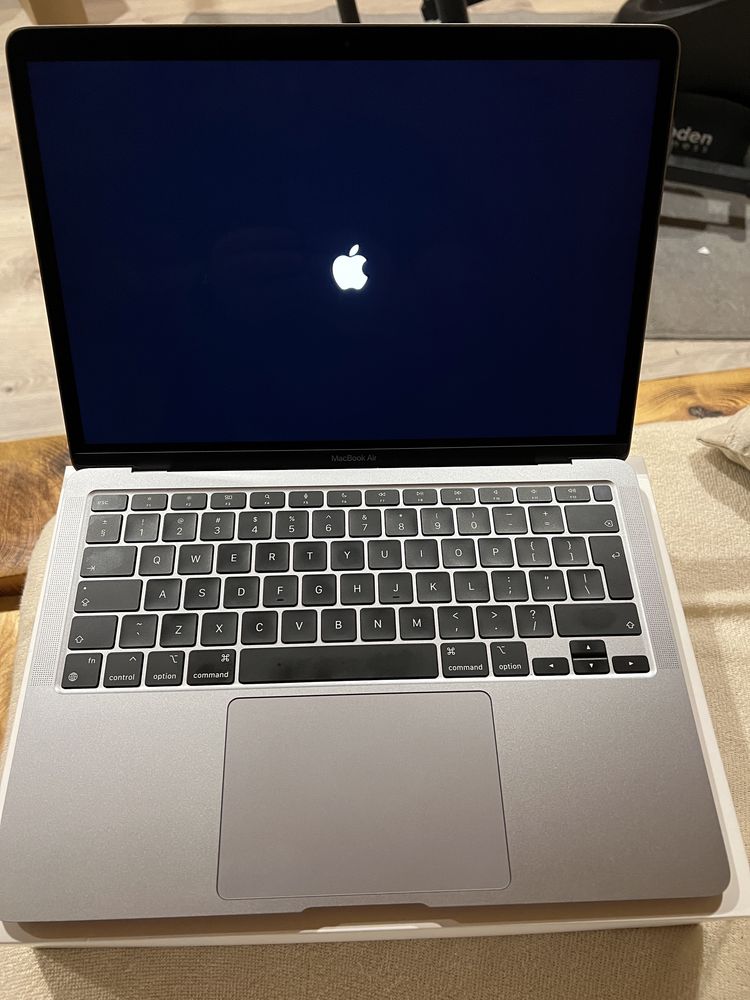 Macbook apple a2337 stan idealny