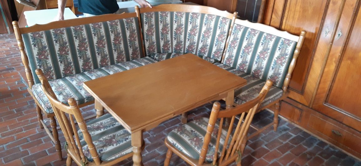 Taras kuchnia jadalnia narożnik dębowy stół ława i kzresła