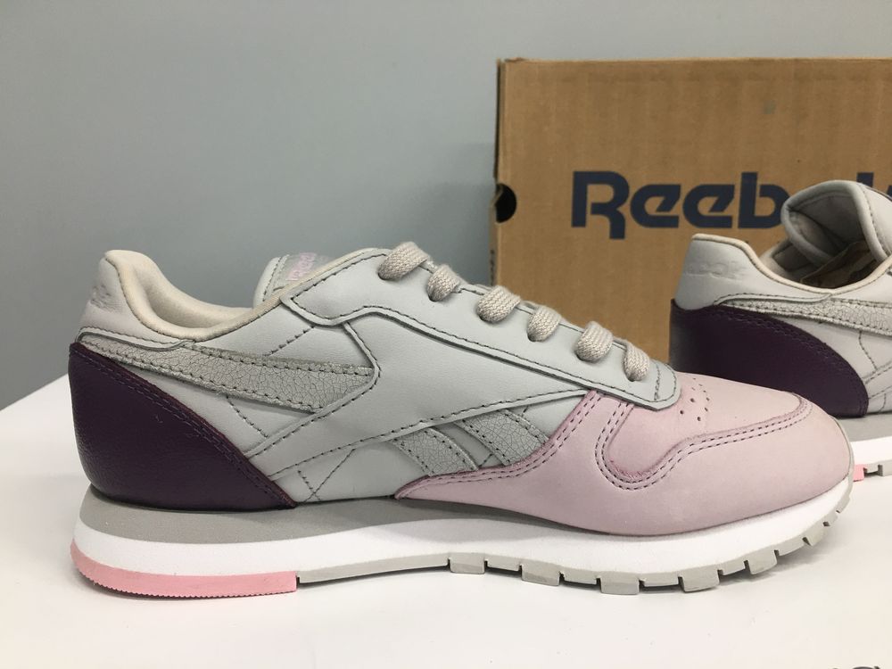 Жіночі кросівки Reebok Classic р.36 (23.5)