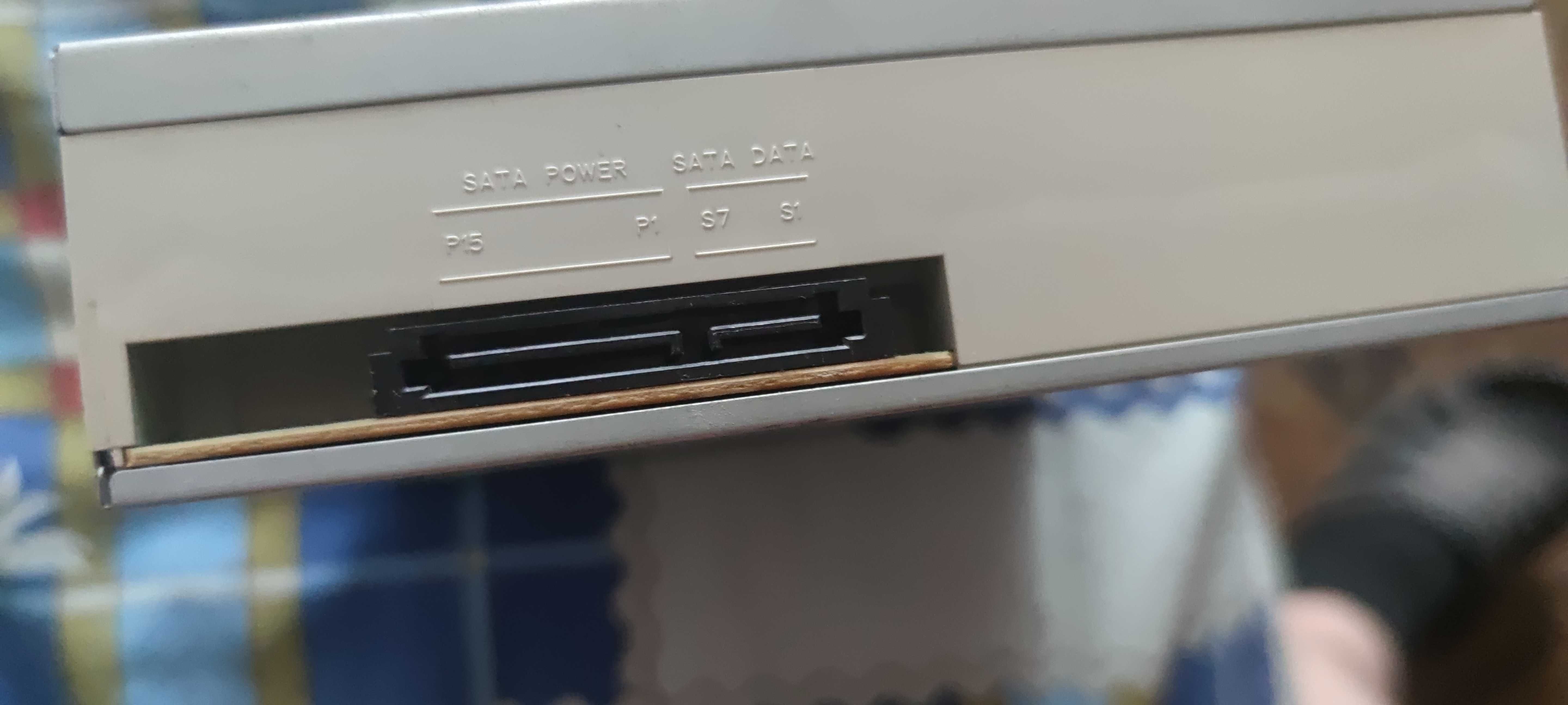 Внутрішні DVD-дисководи SATA Sony Optiarc AD-5240S та AD-7240S
