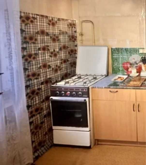 Продам кімнату 18 кв м