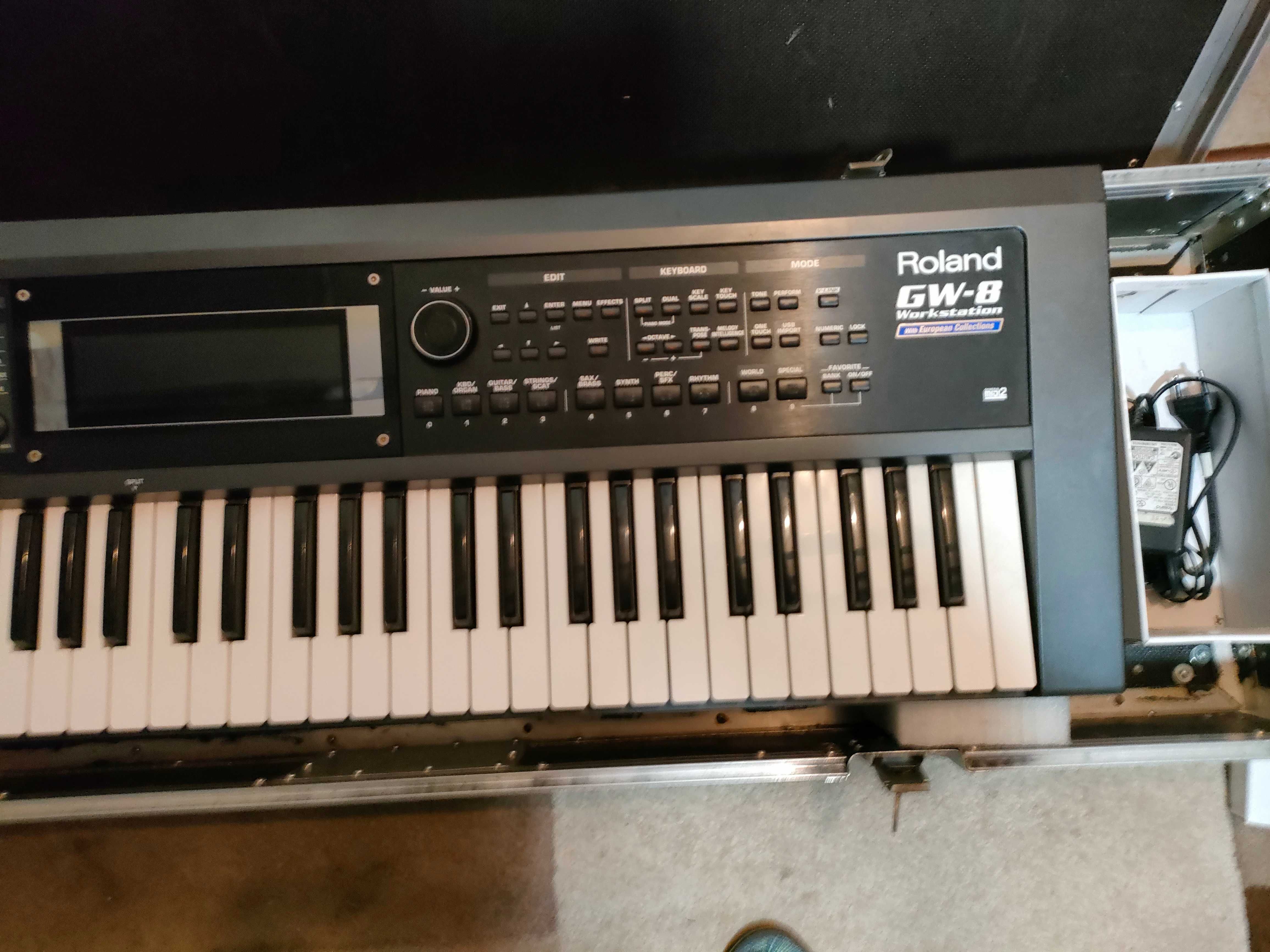 Klawisz Roland gw8 Keyboard