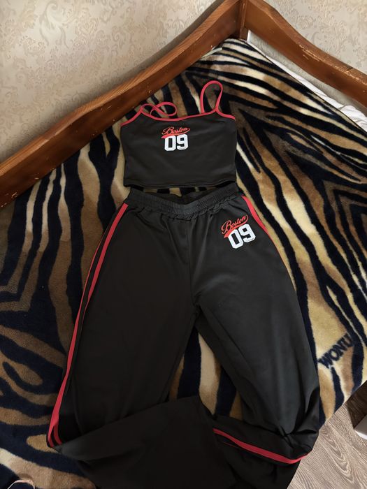 Костюм на дівчинку 11-12 років