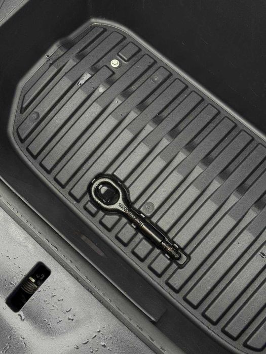 Tesla model Y Perfomance dual motor long Range AWD 82 kwH