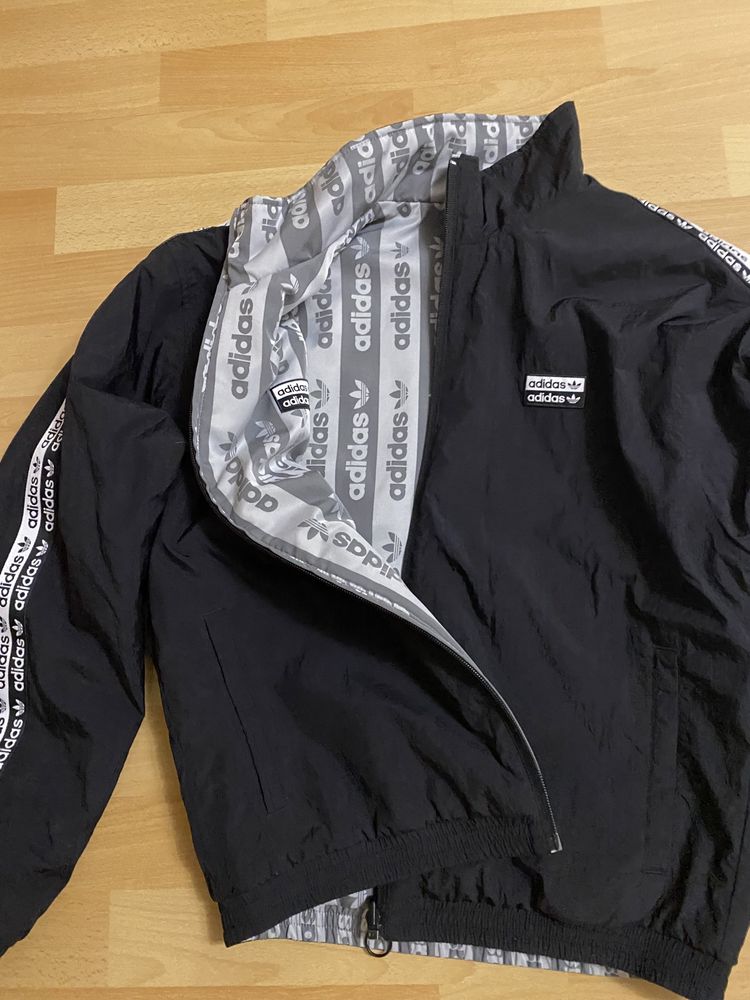 Куртка Adidas розмір с , двостороння, унісекс