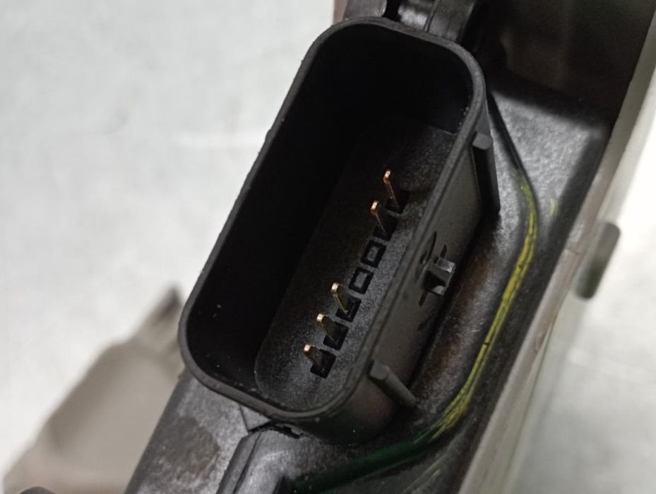 Fechadura / fecho porta frente direito KIA Ceed (CD)