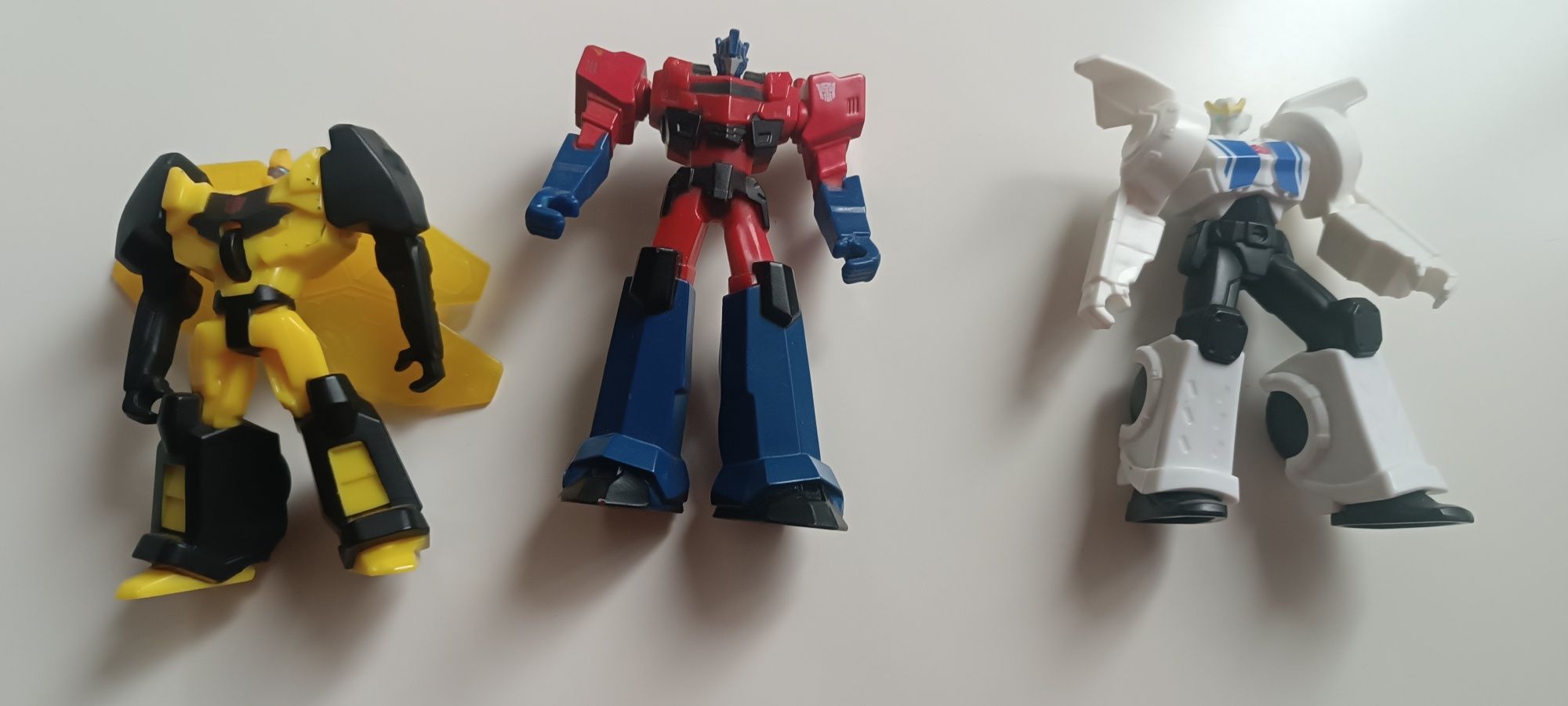 Zestaw trzech figurek Transformers