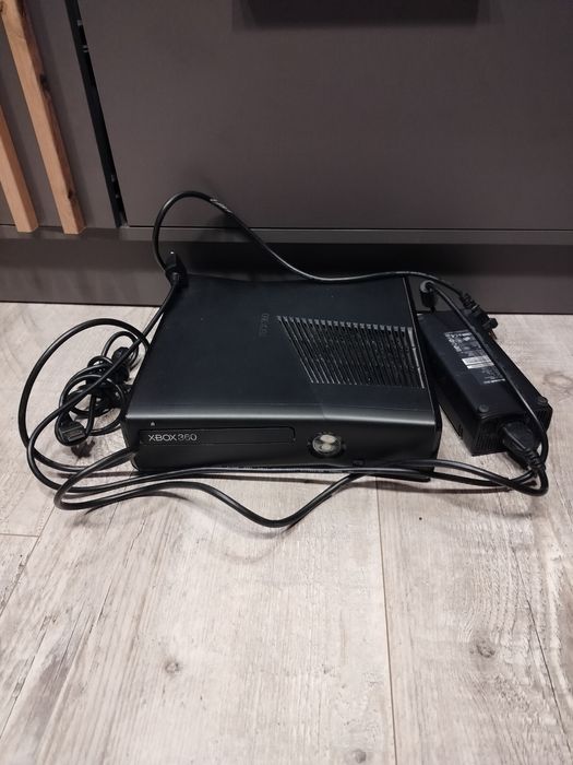 Konsola Xbox 360 slim bez dysku