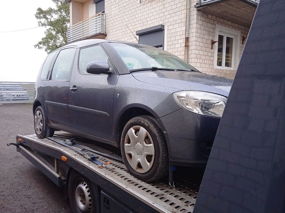 Na części Skoda Roomster 1.6 lakier 9153 silnik BTS skrzynia biegów HXL maska klapa błotnik drzwi