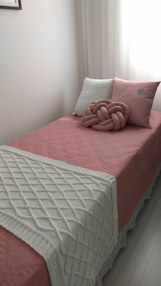 Cama de solteiro elevatório com arrumação e guarda-roupa