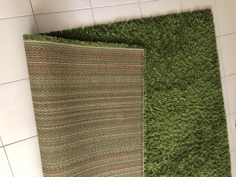 Tapete limpo cor verde relva-pelo médio curto