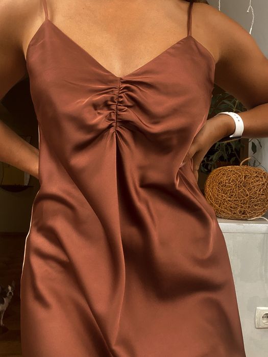 Шелковое платье мини Stradivarius