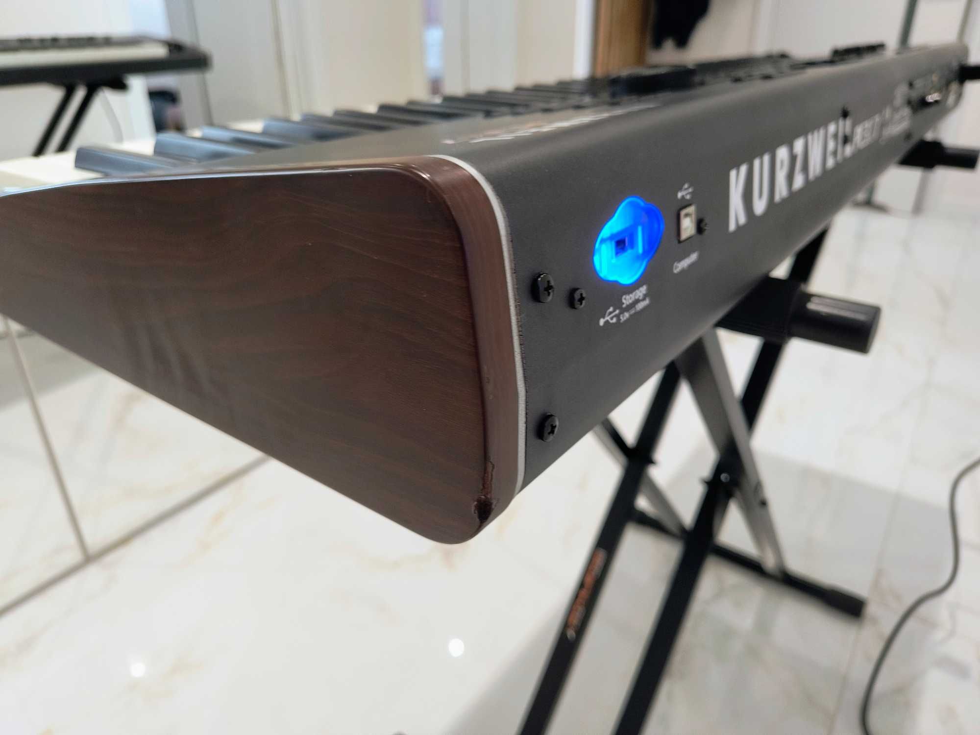 Kurzweil PC3K7  +  Core 64  + case  +  dodatki