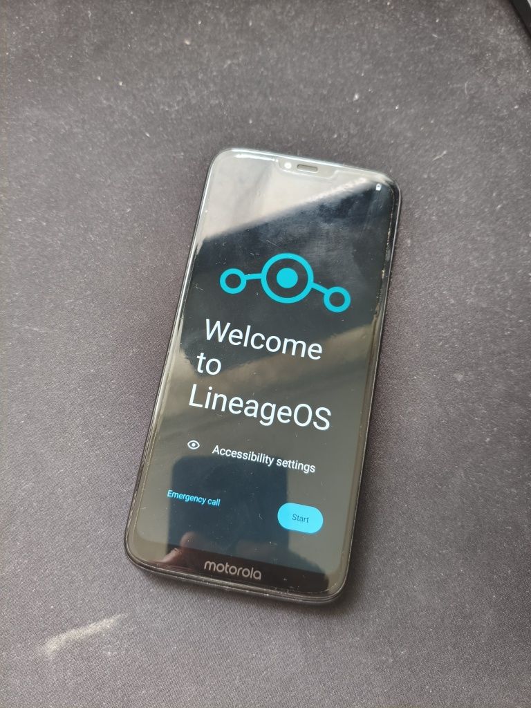 Smartfon Motorola G7 Power Lineage OS Custom ROM Root Android 15