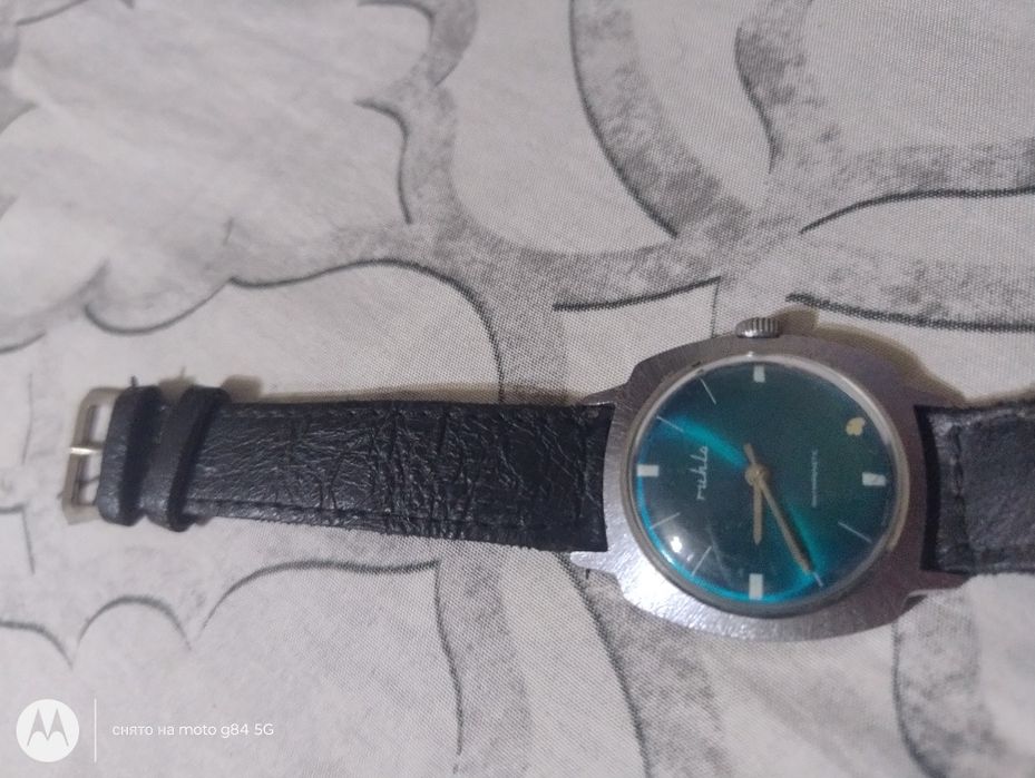 Продам оригинальные часы