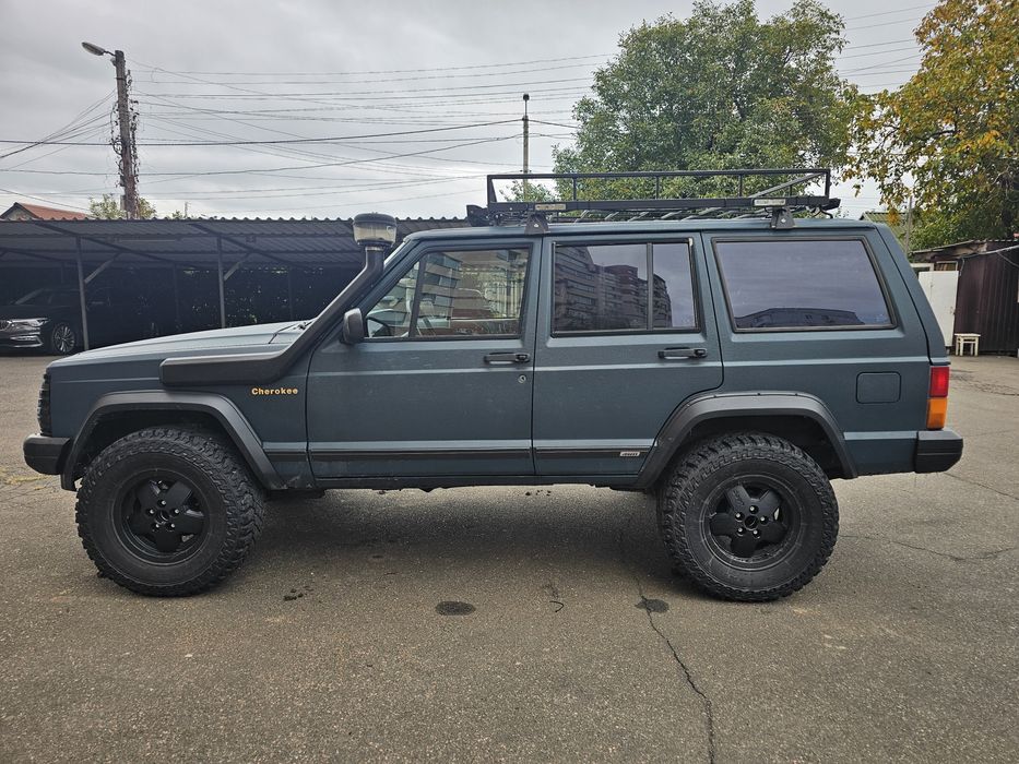 Продам Jeep Cherokee XJ
