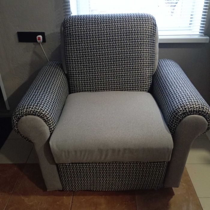 Крісло у вітальню /нове/