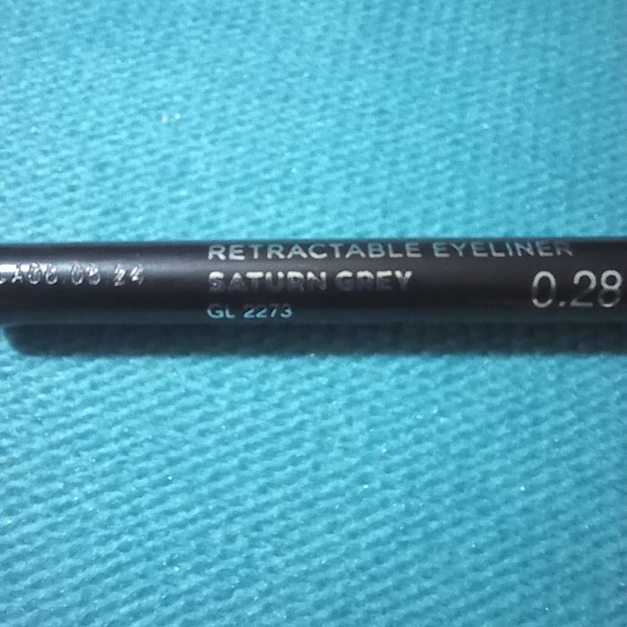 Avon Glimmerstick konturówka do oczu Saturn Gray