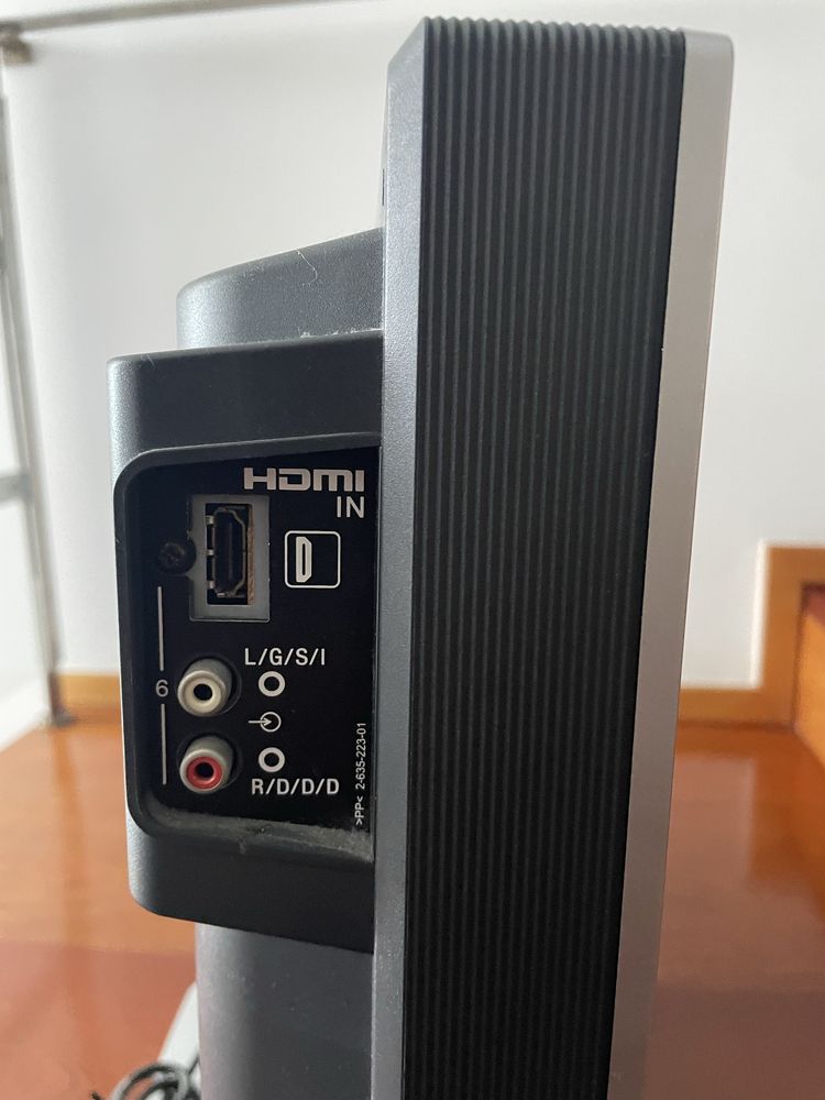 TV Sony Bravia modelo KLV-S26 A10E