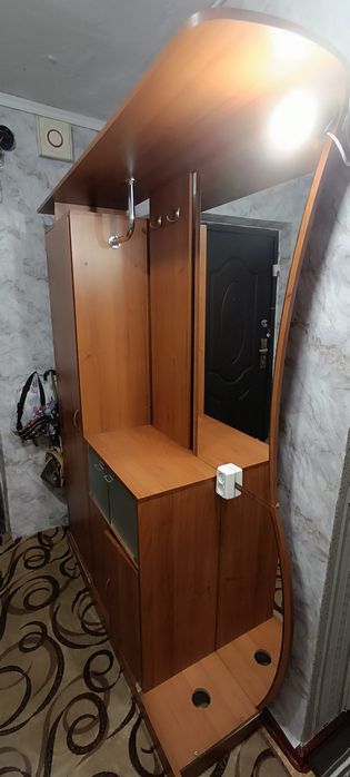 Шкаф в прихожую.