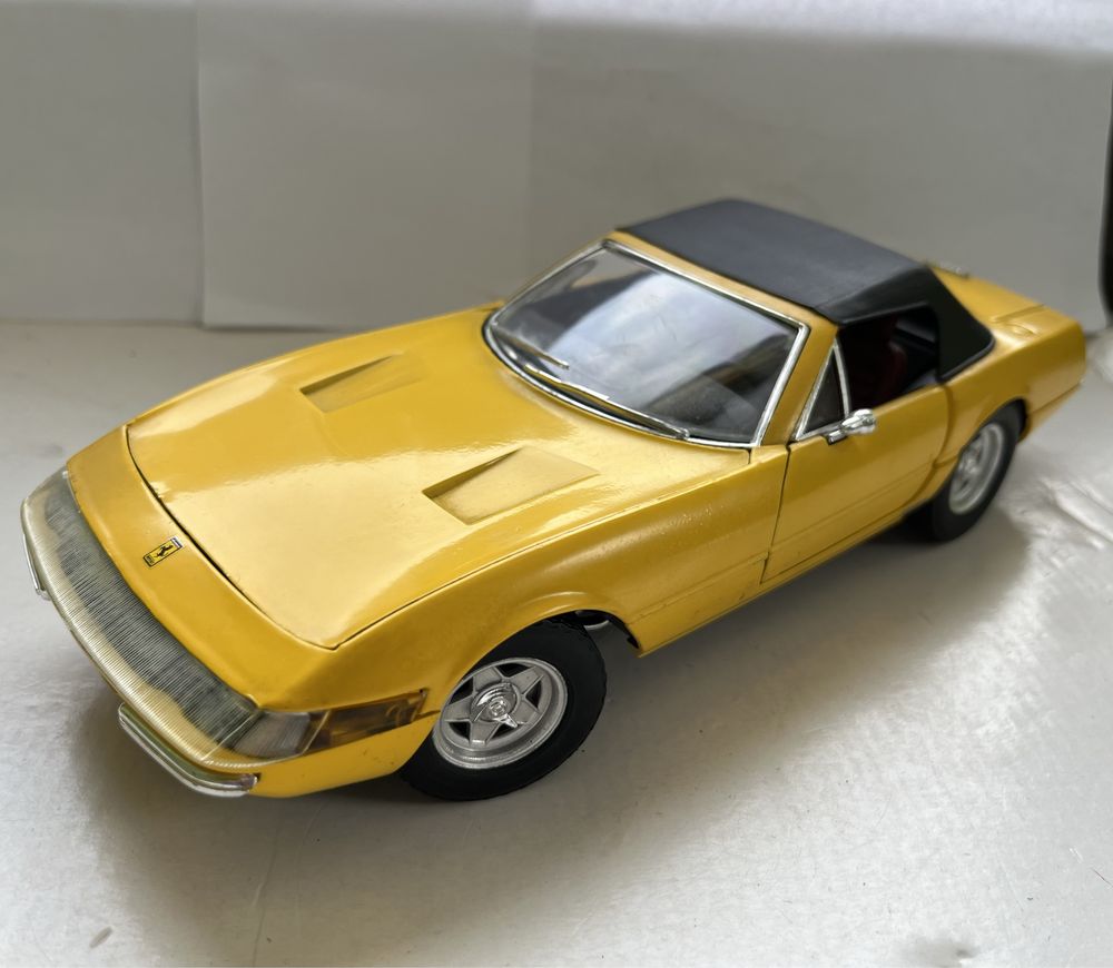 Model samochodu w skali 1:18 Ferrari 365 GTS Majorette Bburago Burago